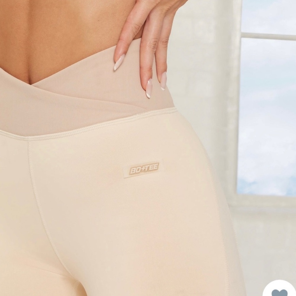 Bo+Tee Revive Crossover Leggings in Beige